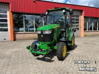 Tracteur pour vignes et vergers John Deere 3046R