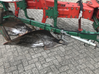 Charrues Kverneland LD85 4-schaar met vorenpakker