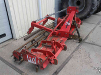 Herse rotative Lely Roterra 300-32 rotorkopeg rotoreg met mechanische hefinrichting spijlenrol