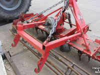 Herse rotative Lely Roterra 300-32 rotorkopeg rotoreg met mechanische hefinrichting spijlenrol