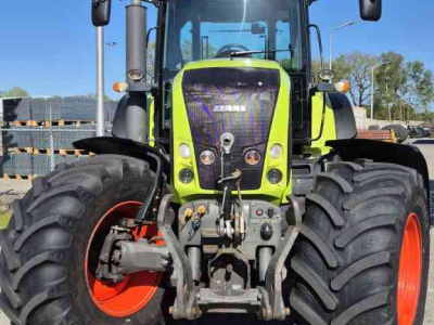 Tracteur Claas AXION 810 C-Matic Cebis, 50Km/h. Lucht, Fronthef / PTO.