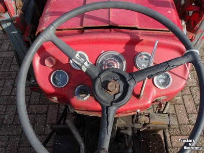 Tracteur Massey Ferguson 135
