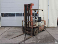 Chariot élévateur Mitsubishi FD25 heftruck forklift gabelstapler diesel