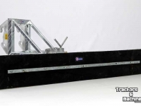 Rabot caoutchouc Qmac Rabot caoutchouc pour étables avec montage JCB