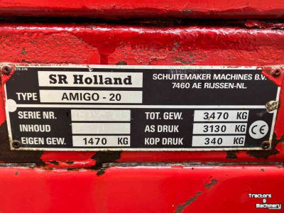 Distributeur de fourrage en bloc Schuitemaker Amigo 20 Blokkenwagen. voermachines