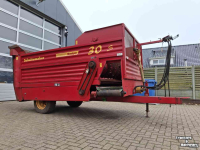 Distributeur de fourrage en bloc Schuitemaker amigo 30s