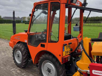 Tracteur pour vignes et vergers Holder Atrac 5.58