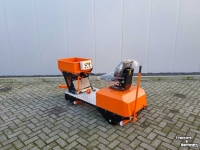 Autres matériel et accessoires de horticulture Van Der Sluis Zelfrijdende Korrelstrooier