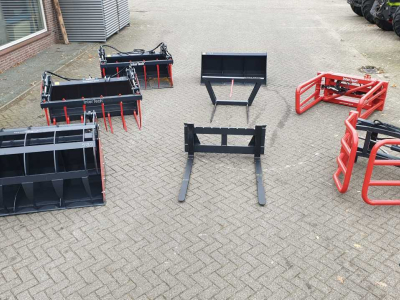 Autres pièces d’équipement et accessoires  Grondbak, Mestgreep, Pelikaanbak, Ronde, Vierkante balenklem, balenprikker