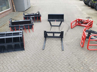 Autres pièces d’équipement et accessoires  Grondbak, Mestgreep, Pelikaanbak, Ronde, Vierkante balenklem, balenprikker