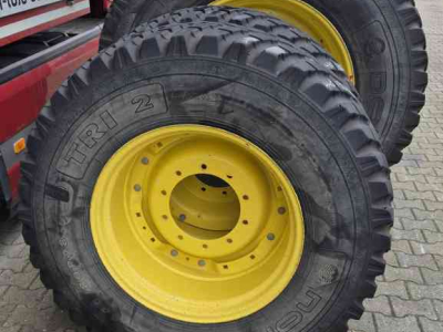 Roues, Pneus, Jantes, Barillets Jumelage Nokian 540/80R38 en 440/80R28 op John Deere velgen