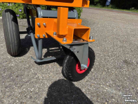 Épandeur de sciure pour des logettes Flingk SE 250 zaagselstrooier