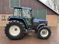 Tracteur Ford 7740