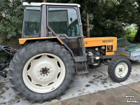 Tracteur Renault 75-12 LS ( omkeer naast het stuur)