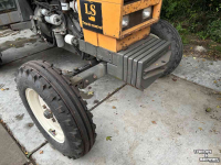 Tracteur Renault 75-12 LS ( omkeer naast het stuur)