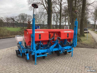 Semoir monograine Monosem NG plus 4-6R Maiszaaimachine