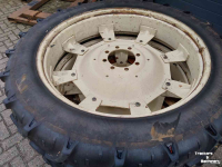 Roues, Pneus, Jantes, Barillets Jumelage Zetor Cultuurwielen 12.4 R28  12.4 R 46   (320/95 R28 320/95 R46)  ZF Steek