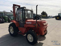 Charriot tous terrains à mât Manitou M 426 CP
