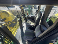 Ensileuse automotrice John Deere 7780