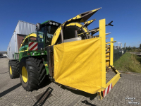 Ensileuse automotrice John Deere 7780