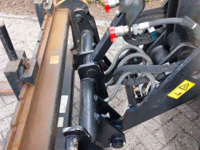 Chargeuse sur pneus JCB 403 SP