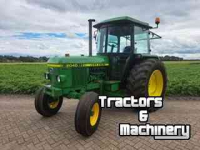 Tracteur John Deere 2040