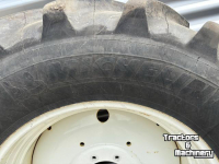 Roues, Pneus, Jantes, Barillets Jumelage Michelin Set Michelin Banden 540/65R34 & 440/65R24 Vaste Velgen