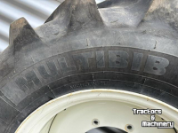 Roues, Pneus, Jantes, Barillets Jumelage Michelin Set Michelin Banden 540/65R34 & 440/65R24 Vaste Velgen