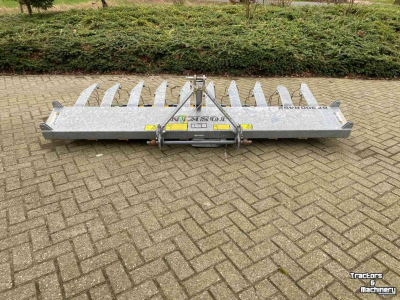 Aérateur de prairie Joskin BF300R4S2