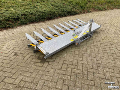 Aérateur de prairie Joskin BF300R4S2