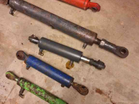Pièces d‘occasion diverse  HYDRAULIEK CILINDERS / HYDRAULISCHE CILINDERS