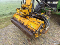 Tracteur John Deere 6910 met Herder Grenadier MBK 120 S