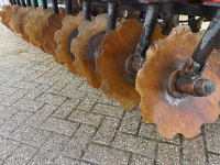 Déchaumeur à disques Evers Salerno schijveneg 4 Meter - Grote buizenrol