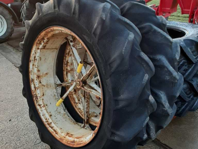 Roues, Pneus, Jantes, Barillets Jumelage Molcon 13.6R38 5 ster Molcon dubbellucht