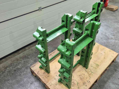 Autres tracteurs et accessoires John Deere Sauermann Rockinger Trekhaak frame slede rail 8R