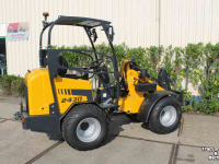 Chargeuse sur pneus Schäffer 2430 minishovel shovel wiellader gele bouwmachinelijn