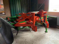 Eparpilleur de fourrage Holaras Jumbo kuilverder met grasriek