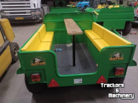 Tracteur pour vignes et vergers John Deere gator 6x4