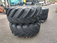 Roues, Pneus, Jantes, Barillets Jumelage New Holland Wielen  680/75 R32 en 480/65 R28