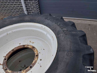 Roues, Pneus, Jantes, Barillets Jumelage New Holland Wielen  680/75 R32 en 480/65 R28