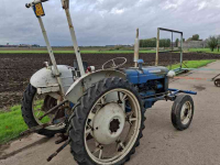 Tracteurs anciens Ford Dexta