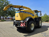 Ensileuse automotrice New Holland FR 550