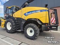 Ensileuse automotrice New Holland FR700