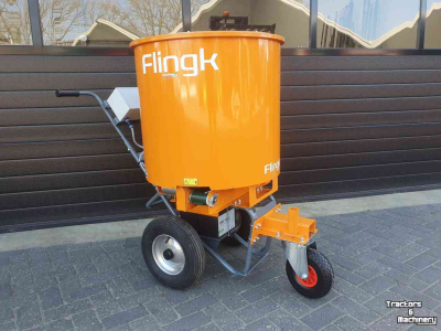 Épandeur de sciure pour des logettes Flingk SE250