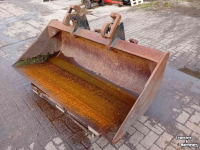 Godets  Kraanbak, slotenbak, graafbak 180 cm. diversen