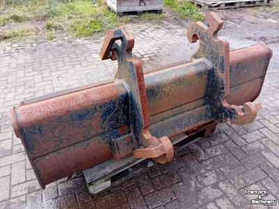 Godets  Kraanbak, slotenbak, graafbak 180 cm. diversen