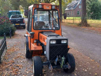 Tracteur pour vignes et vergers Holder P30