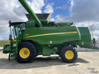 Moissonneuse batteuse John Deere T660
