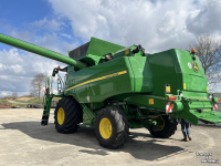 Moissonneuse batteuse John Deere T660
