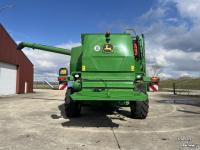 Moissonneuse batteuse John Deere T660